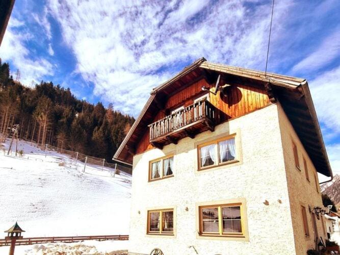 Large Detached Holiday Home In Muhr Екстер'єр фото