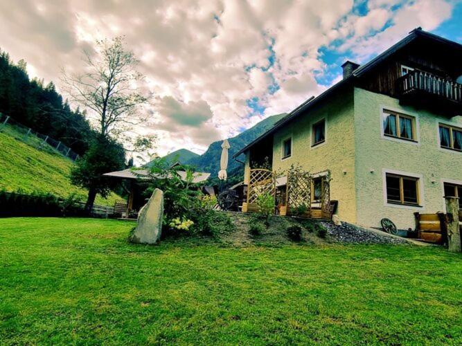 Large Detached Holiday Home In Muhr Екстер'єр фото